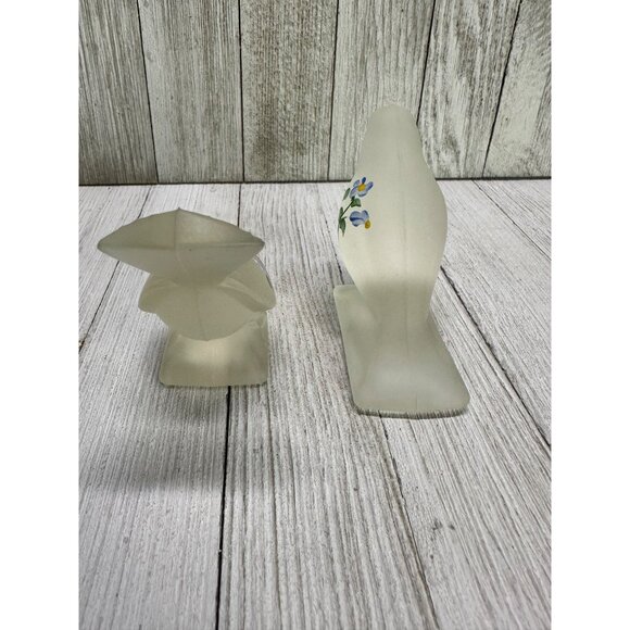Vintage LE Smith Birds Figurine Frosted Satin Glass Clear Floral- Set of 2 - Picture 3 of 6